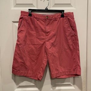 Red/Pink Tommy Hilfiger Shorts (Size 34)